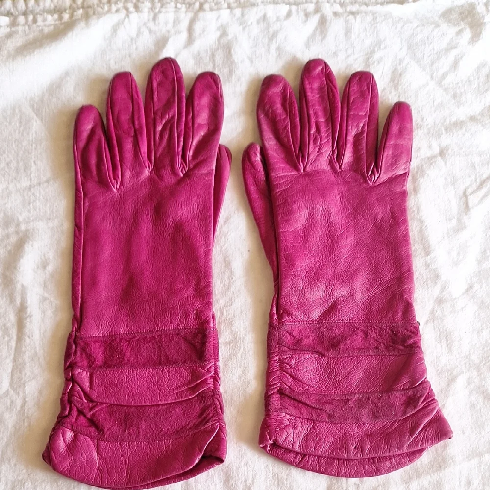 Vintage Magenta Leather Gloves